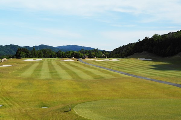 《2022年》フェアウェイが広いと評判のゴルフ場 最新TOP20 西日本編 大和高原カントリークラブ
