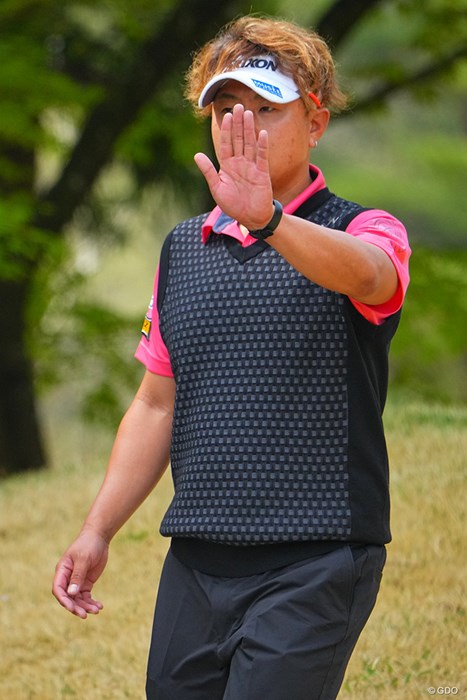 ボギー打った後は撮らないでくれよな。 2022年 関西オープンゴルフ選手権競技 初日 塚田陽亮