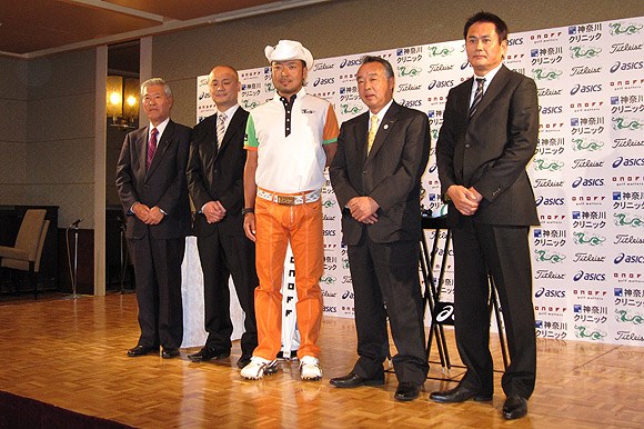 2009年 片山晋呉、新規契約発表会