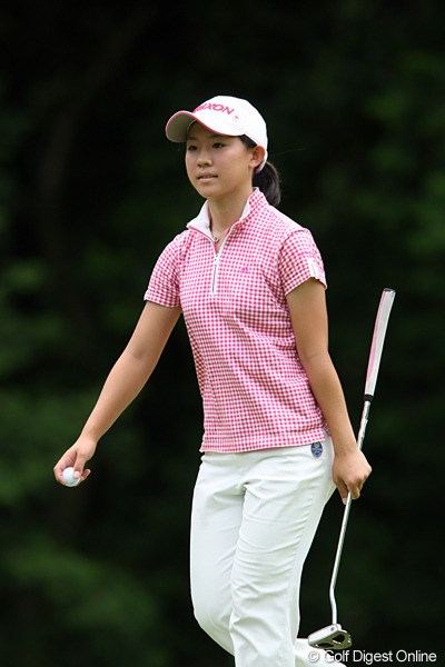2010年 スタンレーレディスゴルフトーナメント 初日 香妻琴乃 高校3年生の琴乃ちゃん、2アンダーの成績は立派です。