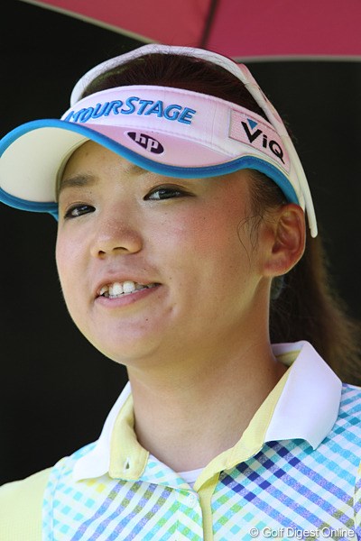 2010年 スタンレーレディスゴルフトーナメント 2日目 有村智恵 虎視眈々とチャンスを狙うディフェンディングチャンピオン。
