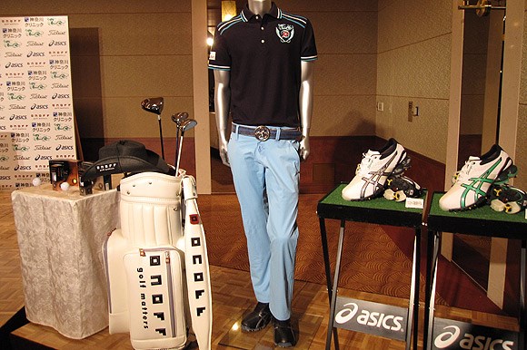 2009年 片山晋呉、新規契約発表会