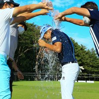 祝福のウォーターシャワーを初体験 2022年 ゴルフパートナー PRO-AMトーナメント 最終日 今平周吾