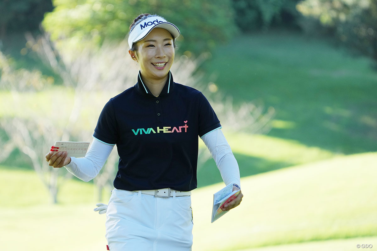 篠崎愛が首位発進 吉本 酒井 川崎が2打差で続く 女子下部 国内女子ツアー Lpga Gdo ゴルフダイジェスト オンライン