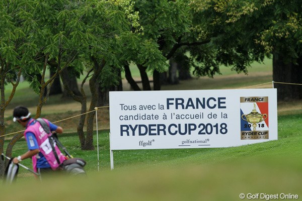 2010年 エビアンマスターズ 初日 ライダーカップ 2018年のライダーカップ開催地をフランスに持ってくる活動の告知看板