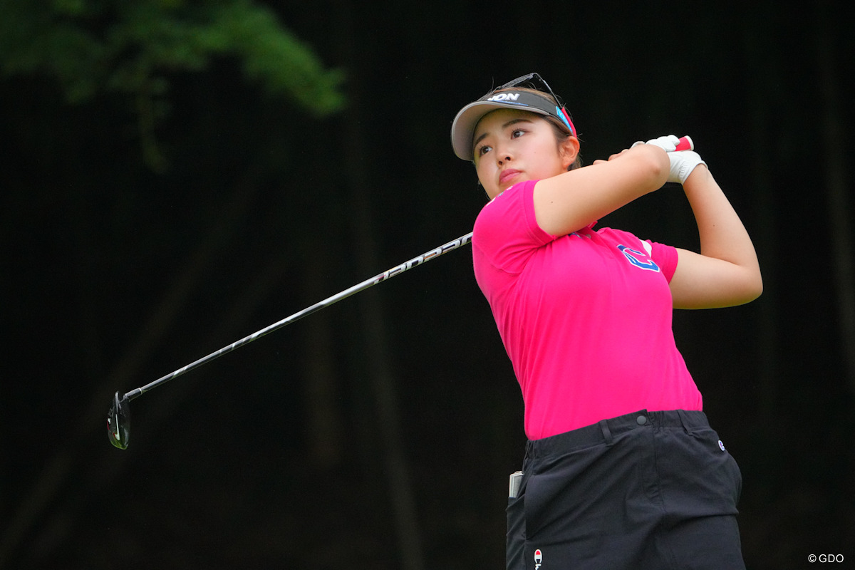今季2勝の山下美夢有が首位発進 1打差に稲見萌寧