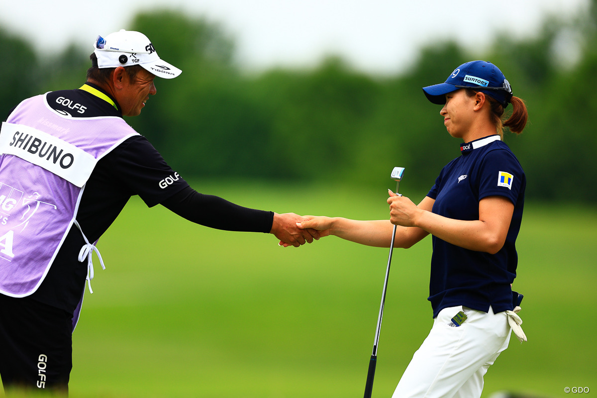 3連続バーディから6ボギー 渋野日向子は体調とも闘い薄氷の通過