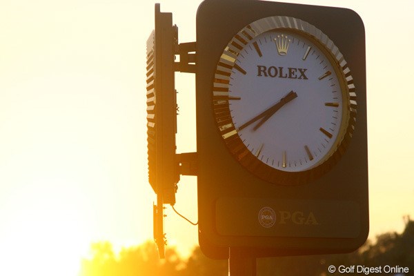2010年 全米プロゴルフ選手権初日 時計 時間は19時40分、この後に日没サスペンデッドが確定する