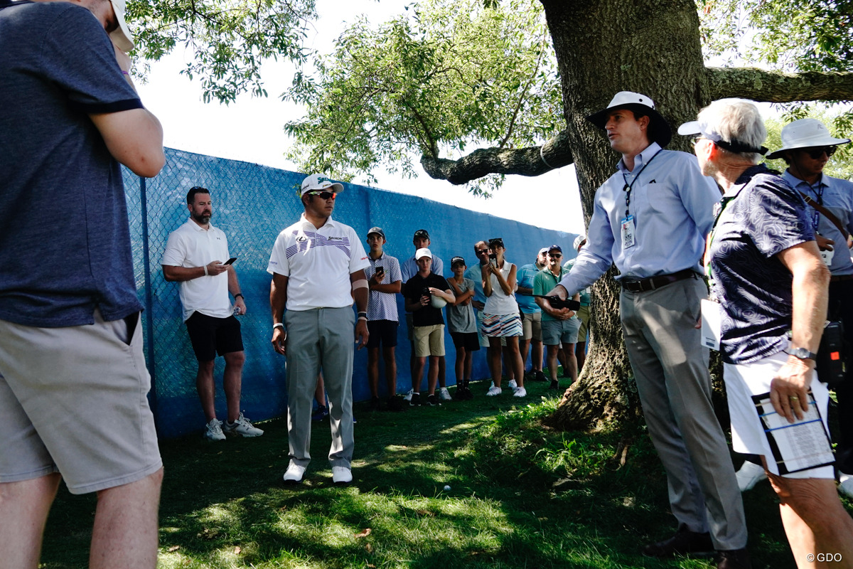 ギャラリーが球を拾っちゃった…松山英樹の処置を別の目撃者がサポート