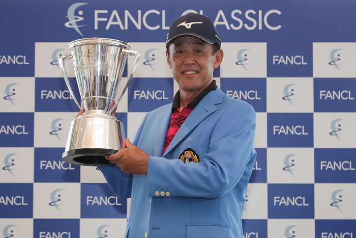 鈴木亨が今季初優勝を飾った（提供：日本プロゴルフ協会） 2022年 ファンケルクラシック  最終日 鈴木亨