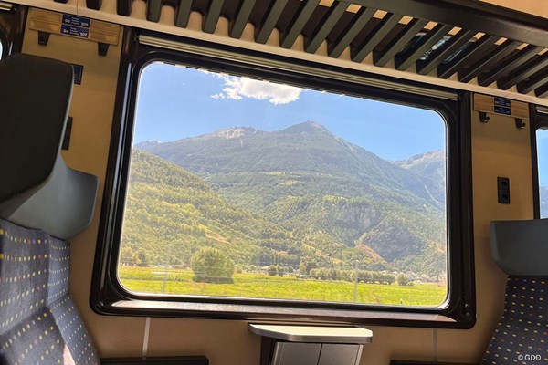 2022年 オメガ ヨーロピアンマスターズ 事前 車窓 チューリッヒからは電車で移動。スイスの車窓から