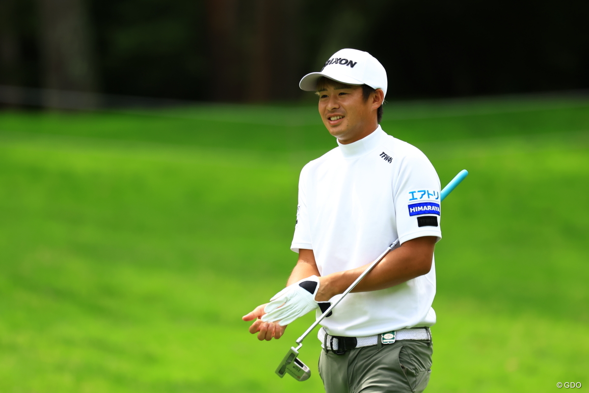 片岡尚之がプロデビューの地で首位発進 思い出は80yd右に行った18番