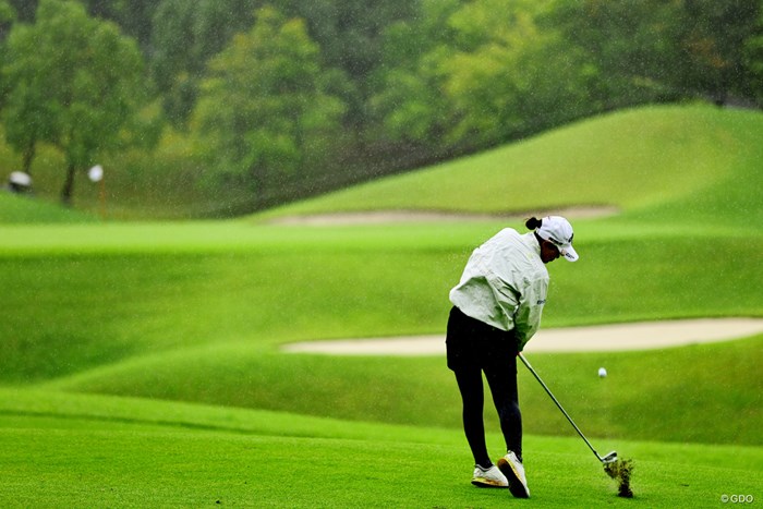 途中かなり雨が強かった 2022年 ゴルフ5レディス プロゴルフトーナメント 初日 横峯さくら