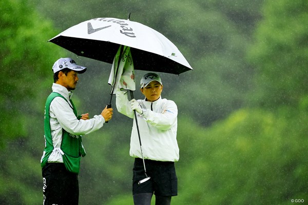 雨の初日を7位で終えた横峯さくらだったが、無念の棄権