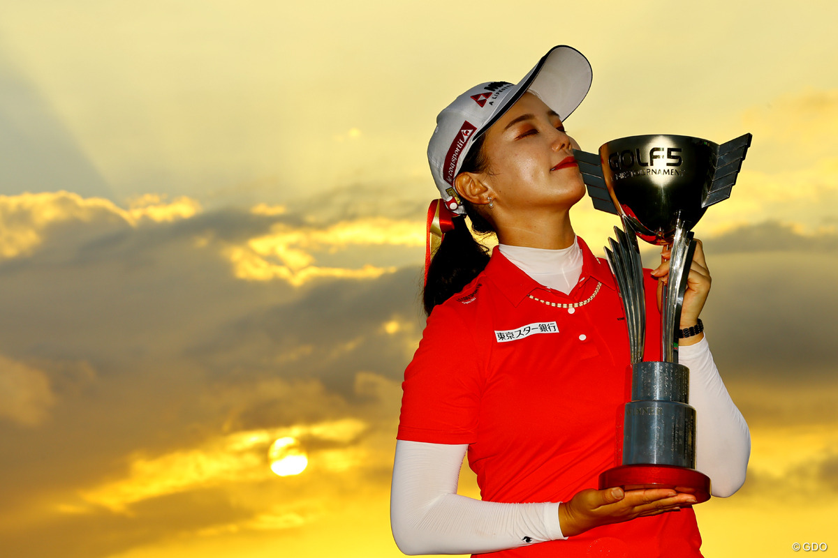 セキ・ユウティンがPO制してツアー初優勝 4打差逆転で涙【国内女子