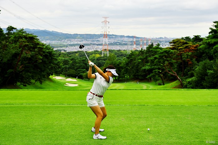街並みを見下ろす 2022年 日本女子プロゴルフ選手権大会コニカミノルタ杯 初日 種子田香夏