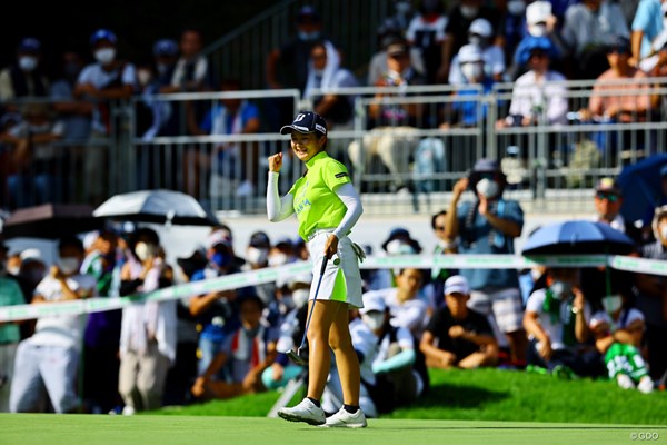 2022年 日本女子プロゴルフ選手権大会コニカミノルタ杯 4日目 川崎春花 最終18番。8mのバーディパットを決めて勝利を手繰り寄せた