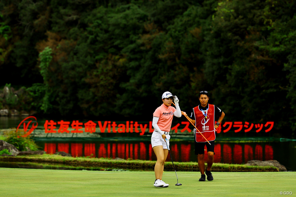 JLPGA 尾関 彩美悠 直筆サイン入り【2024】第55回住友生命