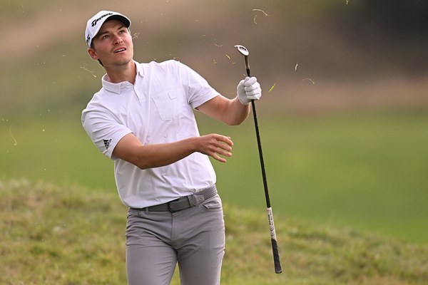 首位のラスムス・ホイゴーは2位に1打差で最終日へ(Ross Kinnaird/Getty Images)