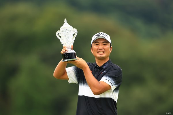 小林伸太郎が地元大会でツアー初優勝を遂げた