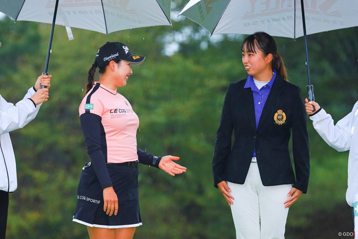 ベストアマチュア賞受賞の高木美咲さんと 2022年 スタンレーレディスホンダゴルフトーナメント 最終日 小祝さくら 高木美咲