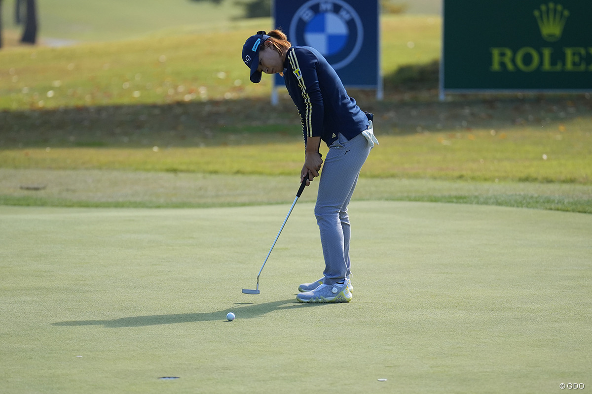 最終9番でパーパットを外す