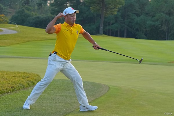 2022年 日本オープンゴルフ選手権競技  最終日 蝉川泰果 最終18番はカラーからねじ込んで拳を強く握った