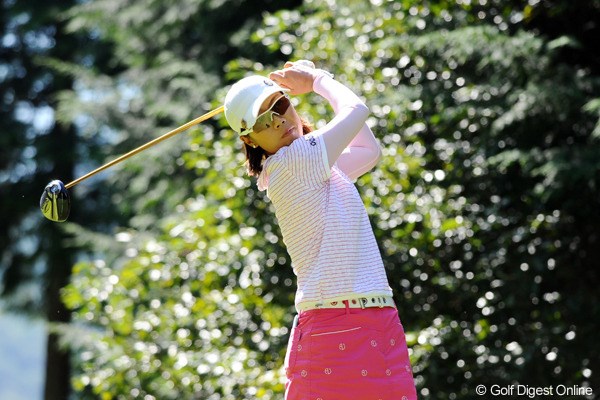 2010年 ゴルフ5レディスプロゴルフトーナメント初日 イ・チヒ さすがは韓流のアネキ！7位Tにつけて貫禄を示さはりました。好調持続