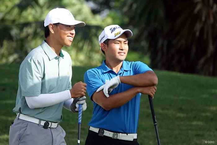 同組の選手と和やかな雰囲気 2022年 アジアパシフィックアマチュアゴルフ選手権 3日目 山下勝将