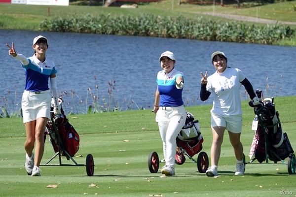 2022年 アジアパシフィック女子アマチュアゴルフ選手権 事前 馬場咲希 カメラに向かって元気にピース