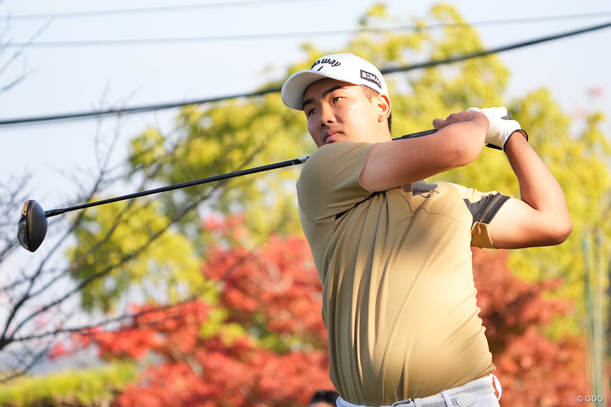 河本力が3勝目に向け首位で滑り出した