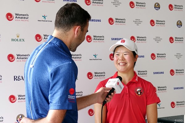 2022年 アジアパシフィック女子アマチュアゴルフ選手権  2日目 橋本美月 英語のインタビューもこなす
