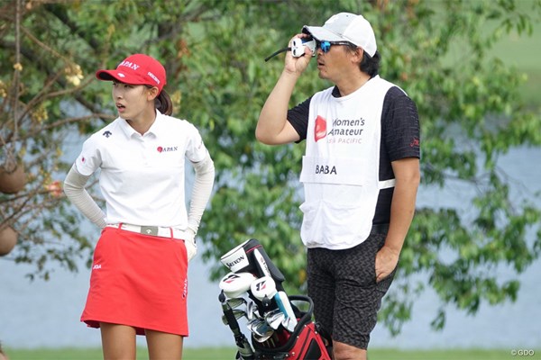 2022年 アジアパシフィック女子アマチュアゴルフ選手権 最終日 馬場咲希 最終日は父の哲也さんがキャディに