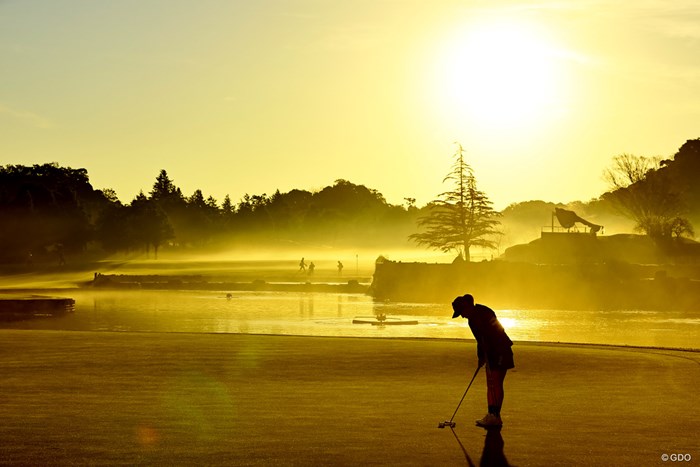 朝もやが綺麗だ 2022年 伊藤園レディスゴルフトーナメント 最終日 コース