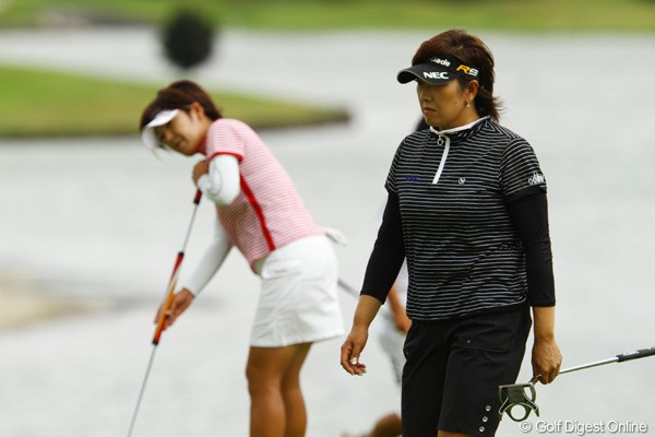 2010年 日本女子プロゴルフ選手権大会コニカミノルタ杯事前情報 福嶋晃子 先週はお休みして休養十分なはず。妹・浩子とリラックスした雰囲気で練習ラウンド