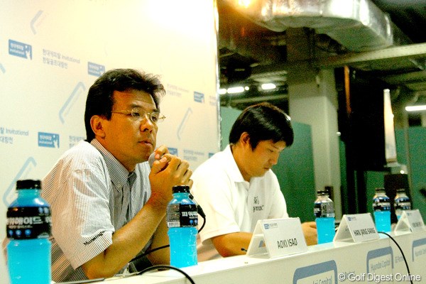 2010年 現代キャピタル招待 日韓プロゴルフ対抗戦事前情報 山中JGTO専務理事 自然には勝てず・・・。無念の表情で状況を伝える山中JGTO専務理事