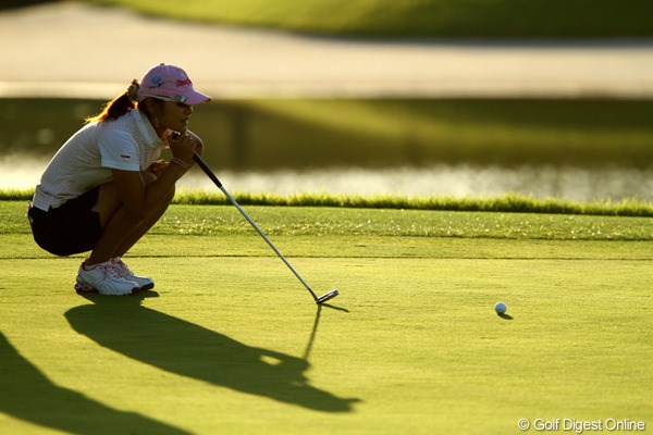 2010年 日本女子プロゴルフ選手権競技コニカミノルタ杯初日 藤田幸希 パッティング好調です。ノーボギーのラウンドで首位と1打差単独2位です。
