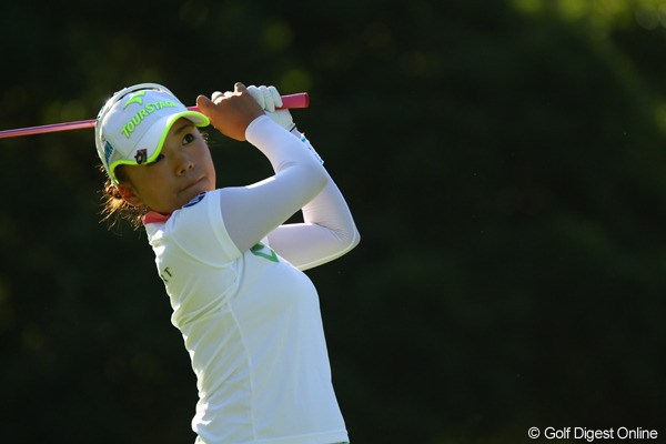 2010年 日本女子プロゴルフ選手権競技コニカミノルタ杯2日目 有村智恵 スタートから13番までパーで耐えたが、2つのボギーで順位を大きく落とした