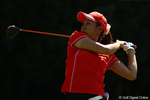 2010年 日本女子プロゴルフ選手権競技コミカミノルタ杯2日目 若林舞衣子 ボギーが少ない安定したゴルフで、今日は2つスコアを伸ばし、トータル2アンダー7位タイです