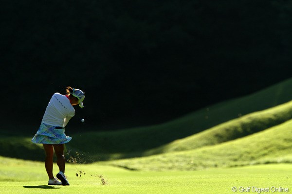 2010年 日本女子プロゴルフ選手権競技コミカミノルタ杯2日目 有村智恵