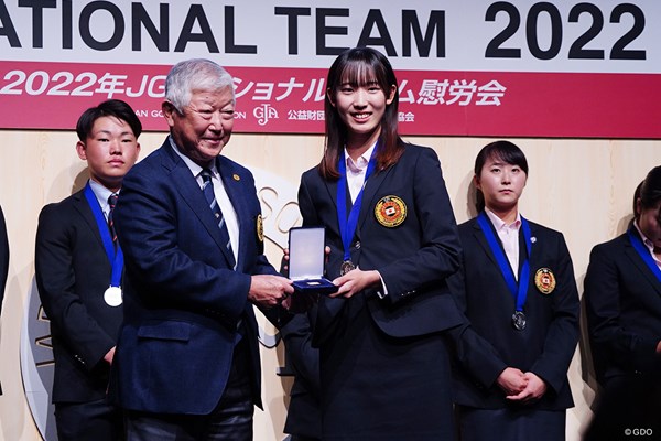 2022年 JGAナショナルチーム慰労会 馬場咲希 全米女子アマを制した馬場咲希は特別賞も受け取った