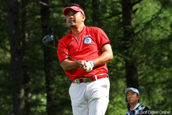 2010年 ANAオープンゴルフトーナメント初日 小山内護 石川遼とラウンドしている小山内護「ティショットの飛距離はまだまだ負けないよ！」