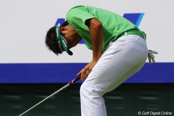2010年 ANAオープンゴルフトーナメント初日 富田雅哉 「やられた」わけではありません。でもパットを外しこんなに苦しい表情も珍しい！？