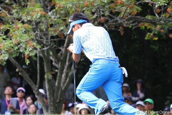 2010年 ANAオープンゴルフトーナメント初日 石川遼 完全に「やられました」最終9番でカップの淵でボールが止まりバーディを逃した石川遼