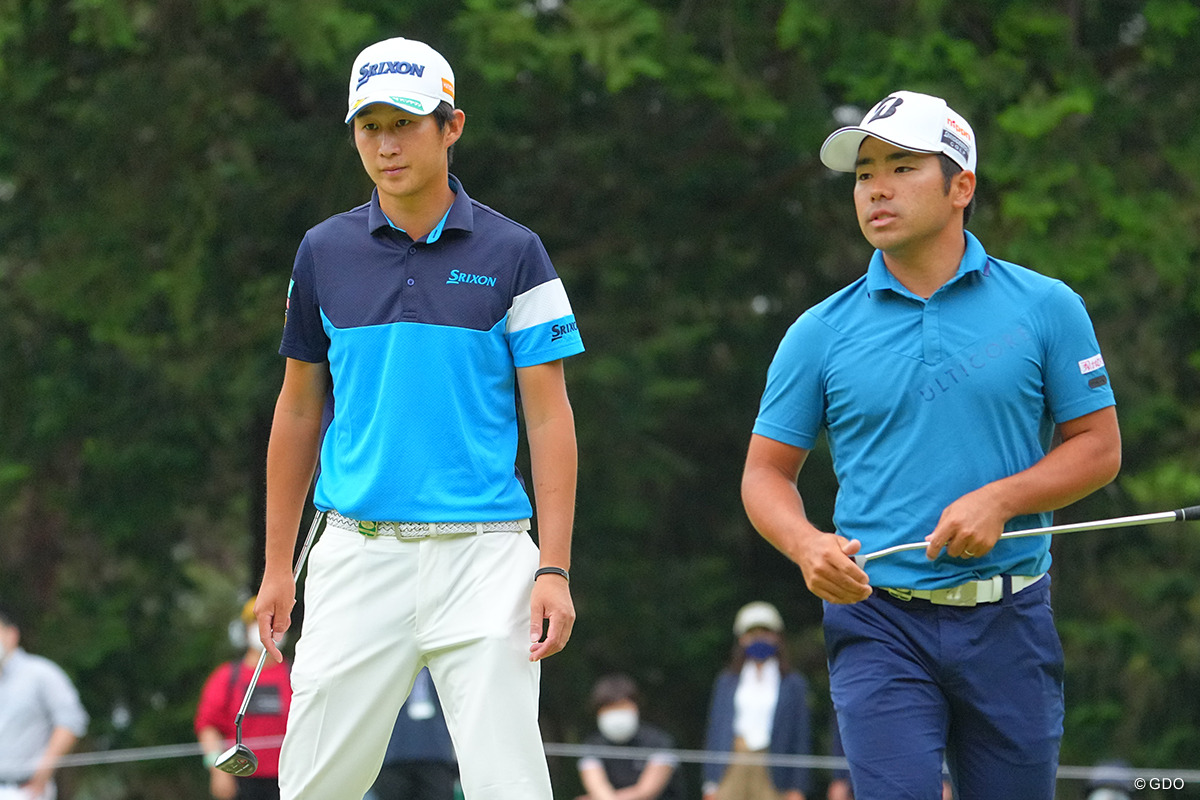 自身の欧州ツアー今季初戦に臨む比嘉一貴（右）と星野陸也 ※撮影は2022年「BMW 日本ゴルフツアー選手権 森ビルカップ」