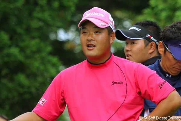 2010年 ANAオープンゴルフトーナメント2日目 小田孔明 プロアマでは優勝して52インチのプラズマテレビを獲得したが、本戦で予選落ちと