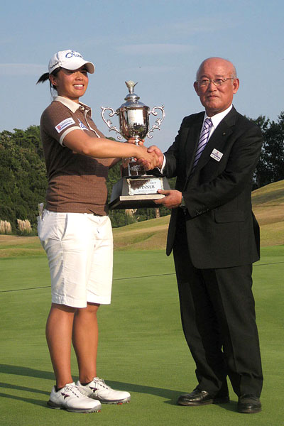 金田久美子は2位に終わる／ステップ・アップ・ツアー最終日