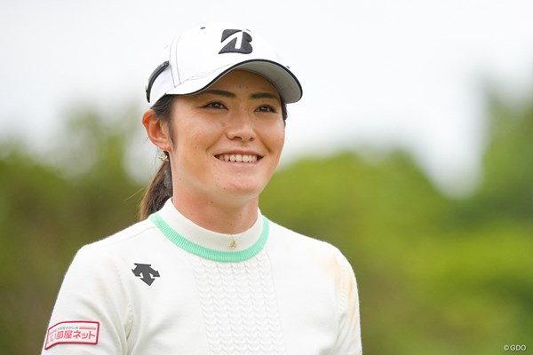 渡邉彩香が通算9アンダーとした