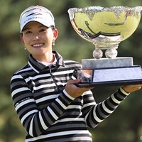 最終ホールで2mのパーパットを決めて優勝を果たしたイム・ウナ 2010年 ミヤギテレビ杯ダンロップ女子オープンゴルフトーナメント最終日 イム・ウナ