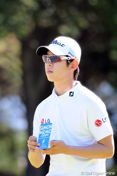 遼君の同級生にして欧州ツアー優勝経験者やそうで、韓国での人気は抜群らしいですワ。ゴルファーとは思えん美白の美少年ぶりはなんやろなァ・・・。8位T